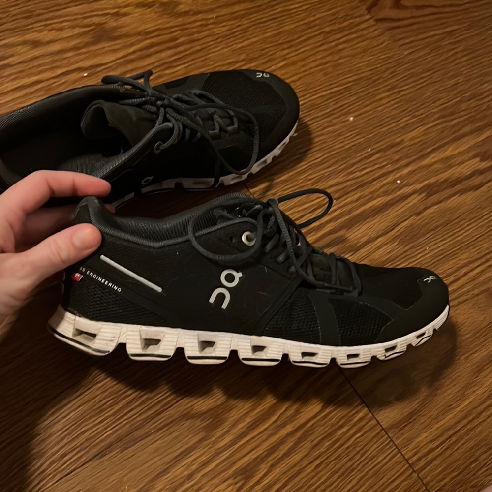 On Cloud 5 Shoes size 7